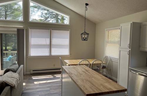 Kenyon House | Peaceful 3-Bedroom Beach Cottage with Deck, Beach Parking Pass & Outdoor Shower