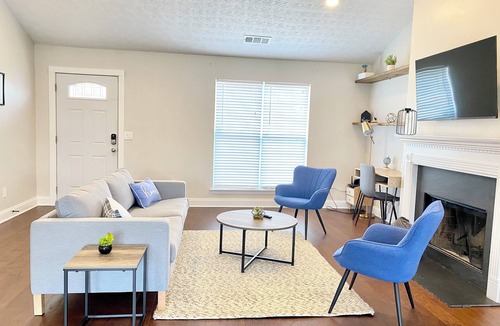 Braselton House | Peaceful 3BR/2BA Retreat in Braselton - Modern Farmhouse Vibes