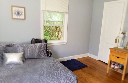 Takoma Park Apartment | Peaceful & Cozy 1-bedroom apartment in Takoma Park