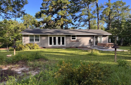 Beaufort House | Peaceful Nature Retreat Centrally Located with Pool - Family-Friendly