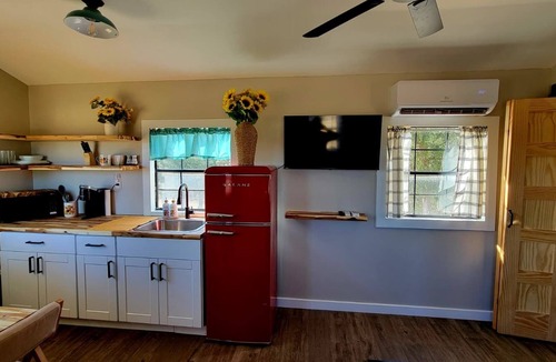 Hamilton Cottage | Peaceful Tiny House on 32 acres