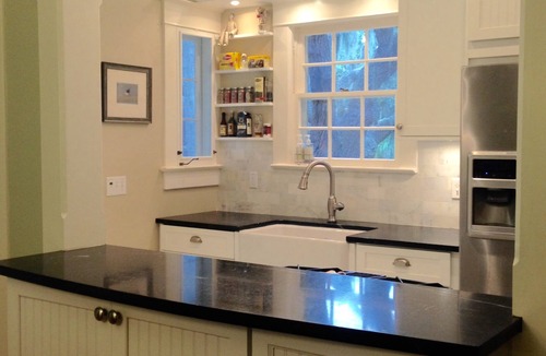 Gulfport House | Peaceful Waterfront Cottage, Steps to Gulfport! Old Oaks Tall Pines Lush Yard.