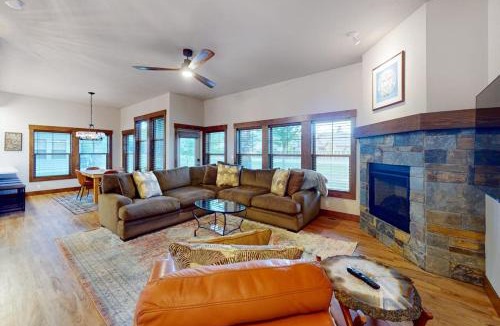 Dover Bay Apartment | Pend Oreille Hideaway