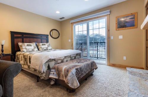 Kellogg Apartment | Penthouse Studio w Mtn Sunrise Views & Near Silver Mtn