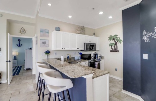 Fort Myers Beach Condo | PENTHOUSE SUITE | EXTENDED CEILINGS | ESTERO BAY & GULF VIEWS | SOAKING TUB | LOVERS KEY RESORT