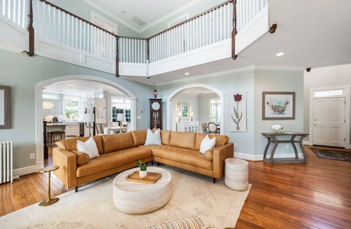 Lexington Condo | Peony Hill Garden Lounge Suite