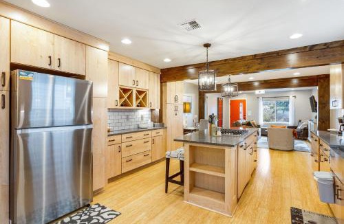 Mid-Beacon Hill House | Perch - Beacon Hill Abode