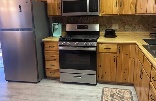 Indian Rock Springs Cabin | Perfect 2-bedroom 2 bath cabin with AC and fireplace in beautiful Murphy NC.