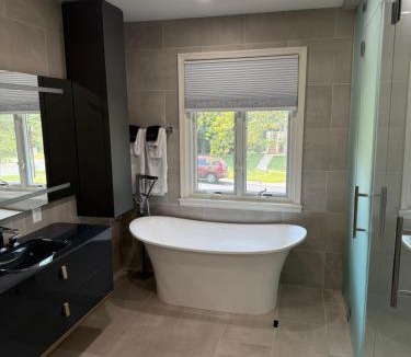 Bethesda House | Perfect Retreat in Bethesda with 5-Bedrooms Best Location
