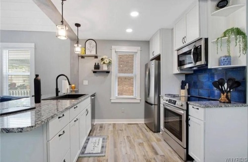 Lancaster House | Perfect Vacation Cozy Lancaster Village Bungalow