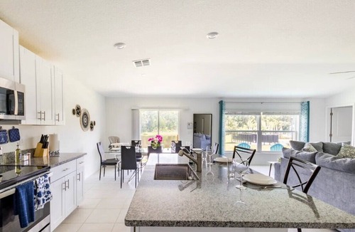 Fussels Corner House | Perfectly located 4BR/2Ba house between Orlando and Tampa