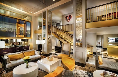 Theater District Hotel | Persona Queen Dream, Paw-Friendly & Inviting, San Francisco's Union Square Charm