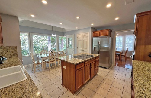 Shipyard Plantation House | Pet and Friendly Shipyard Home with 5 Beds/3.5 Baths Firepit and Private Pool