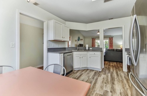 Fernandina Beach House | Pet Friendly - 3/2 Single Family Home 1 mile from Beach!