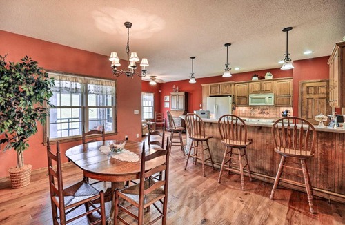 Abingdon House | Pet-Friendly Abingdon Abode w/Yard & Grill!