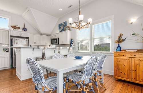 Flora's Bluff House | Pet friendly cottage across from beach access, ocean views!