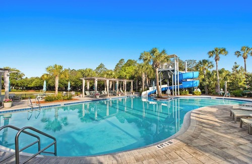 Forest District House | Pet Friendly Designer Home with Private Pool, Golf Cart and Bikes