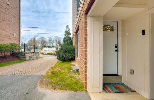 Colesville House | Pet-Friendly DC Area Condo w/Yard!