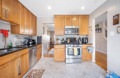 Fairfax House | Pet-Friendly Fairfax Home w/Yard Near Dulles
