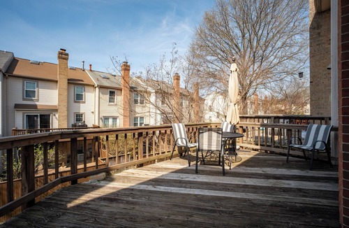 Fairfax House | Pet-Friendly Fairfax Home w/Yard Near Dulles