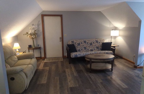 South Glastonbury Apartment | Pet Friendly & Family Friendly Second floor apartment with fenced in backyard!