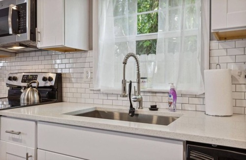 Buckroe Beach House | Pet-Friendly Guesthouse, Walk to Beach