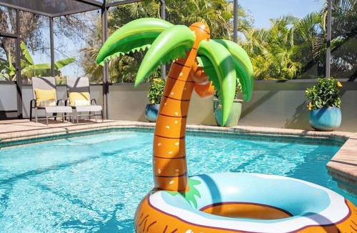 Broadmoor House | Pet-Friendly House w/Pool & Beach Access