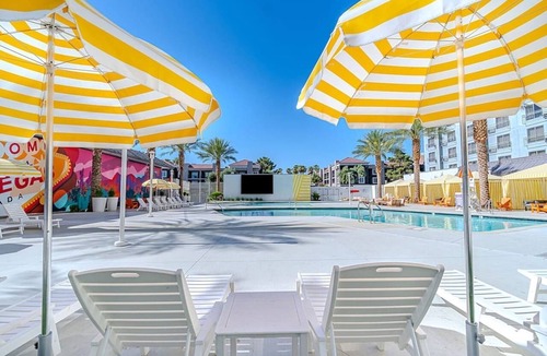 Las Vegas Apartment | Pet Friendly King | Las Vegas Stay