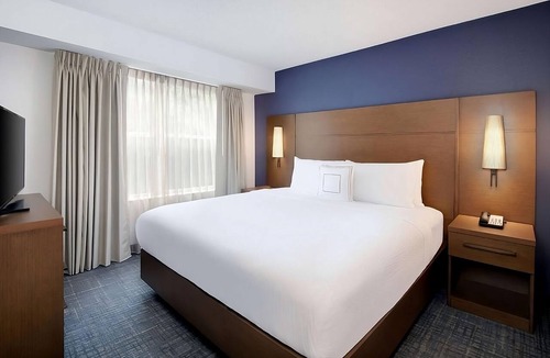 Alpharetta Hotel | Pet-friendly Property! Relaxing 2BR Suites with Full Kitchen, Free Breakfast!