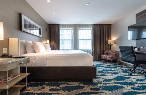 Near North Side Hotel | Pet Friendly Queen Unit! Near Chicago Attractions!