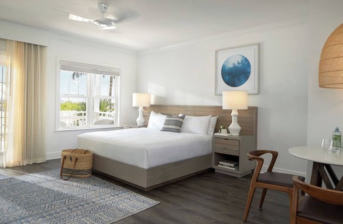 Key West Hotel | Pet Friendly Stay | Near Key West International Airport | Pool & Parking Access