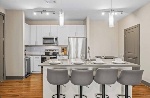 Florida Central Atlantic Coast Apartment | Pets Welcome |Amenities |King Bed condo Near Parks
