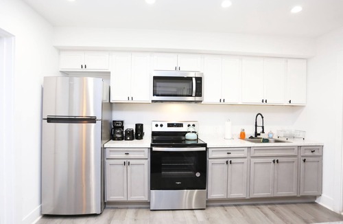 Petworth Bed & Breakfast | Petworth Luxury Unit with Modern Comforts