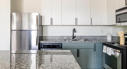 Evans Churchill Apartment | Phoenix Downtown Zen Loft
