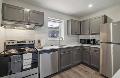 Newark Apartment | Pine Brook 618 I Cozy & Roomy I Gym