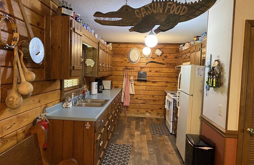 Hiawassee Cabin | Pine River Cabin, River Front, Catch Release Fishing. Ranch Home, Dogs Ok