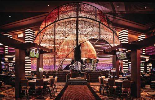 Las Vegas Hotel | Planet Hollywood Resort & Casino by Suiteness