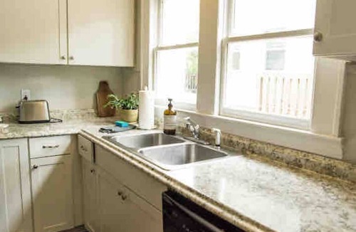 Villa Heights House | Plaza Bungalow near Uptown, NoDa, light rail!