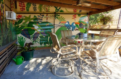 Homosassa Apartment | Pleasant Days Manatee Room