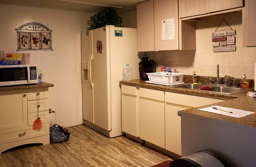 Homosassa Apartment | Pleasant Days Manatee Room