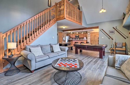 Albrightsville House | Pocono Hot Tub Chalet | Lake Access Sleeps 10