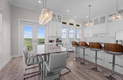 Red Fish Cove House | Pointe West 5BR Bayfront | Sleeps 15 | Mins to Beach