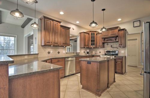 Hershey House | Pool & Furnished Patio: Group Getaway in Hershey