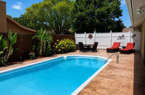 Sarasota Springs House | Pool Home oasis just minutes to Siesta Key Beaches