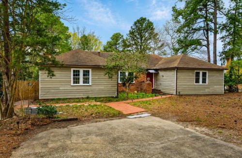 North Newport News House | Pool River House