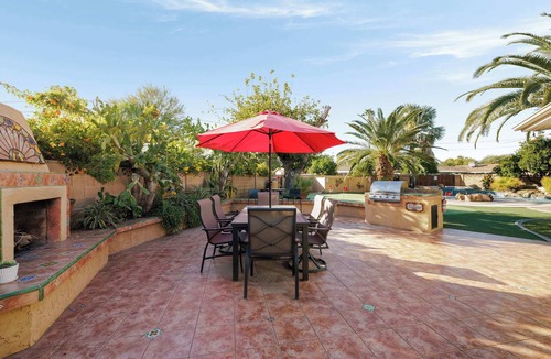 Pointe Scottsdale House | Pool Spa Golf Basketball Court