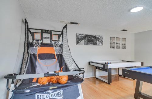North Bay Hills House | Poolside Oasis! Family Escape in Safety Harbor