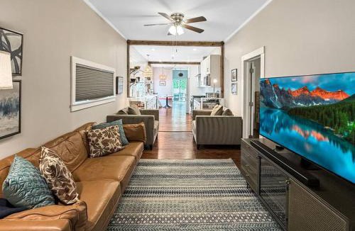 Wilmington House | Port City Bungalow - Experience Art, Historic Home, Walk DwTn Wilmington