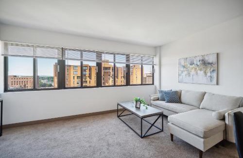Downtown Harrisburg Apartment | PP 1002 Modern Corporate 2br, pool, Gym