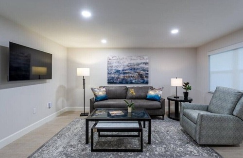 North Naples Hotel | Premium Suite, 1 Bedroom with Full Kitchenn